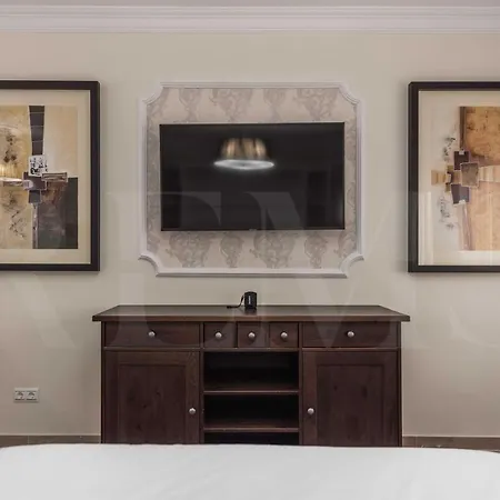 Apartment Stylish Studio Near Plaza De La Merced - Center