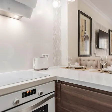 Stylish Studio Near Plaza De La Merced - Center Apartment *